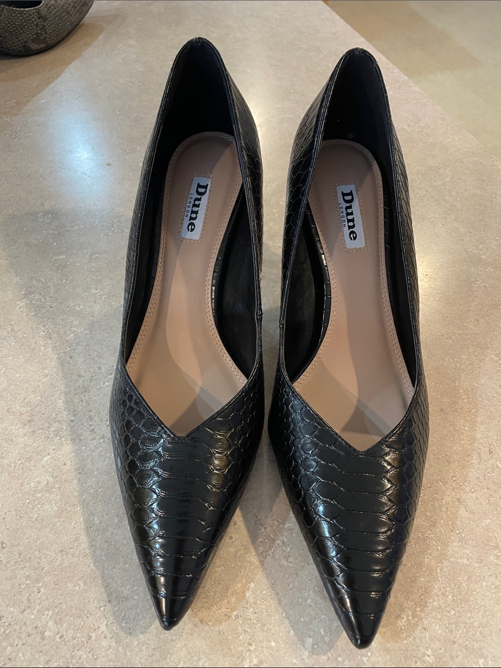 Black "Croc"-Embossed Pointed Toe Pumps Sz 40